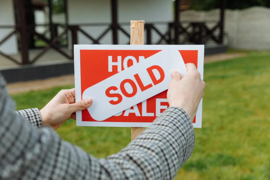 <strong> Is Buying Better Than Renting in 2025? A Simple Cost Comparison </strong>